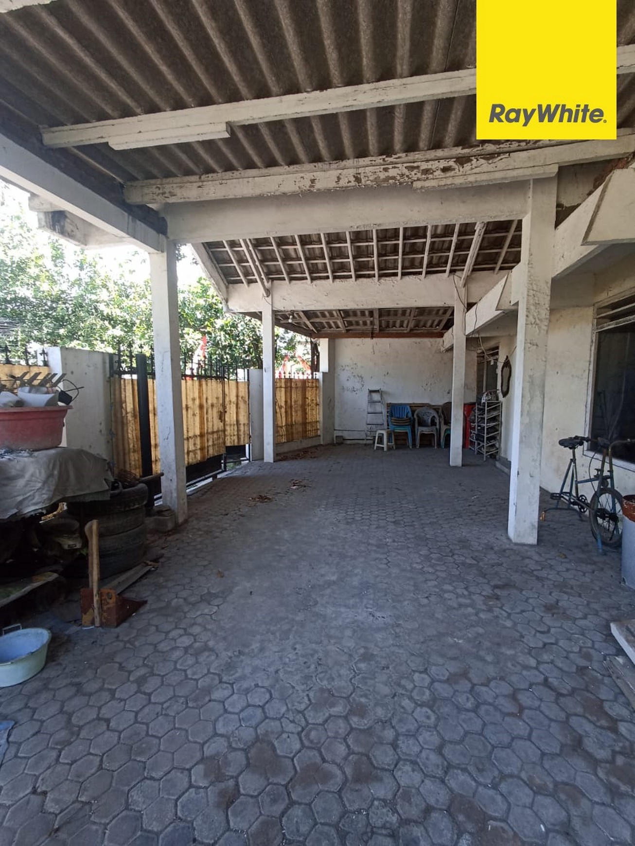 Disewakan Rumah di Jl Ketintang Selatan Surabaya
