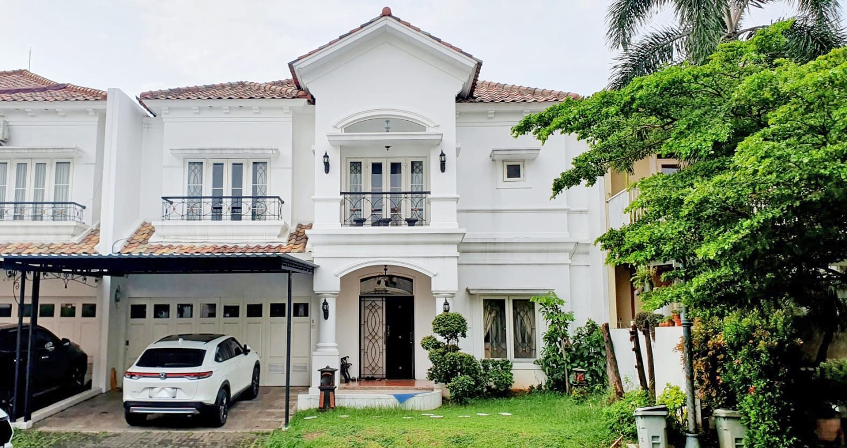 Rumah bagus di Perum Raffles Hills Cibubur Kota Depok