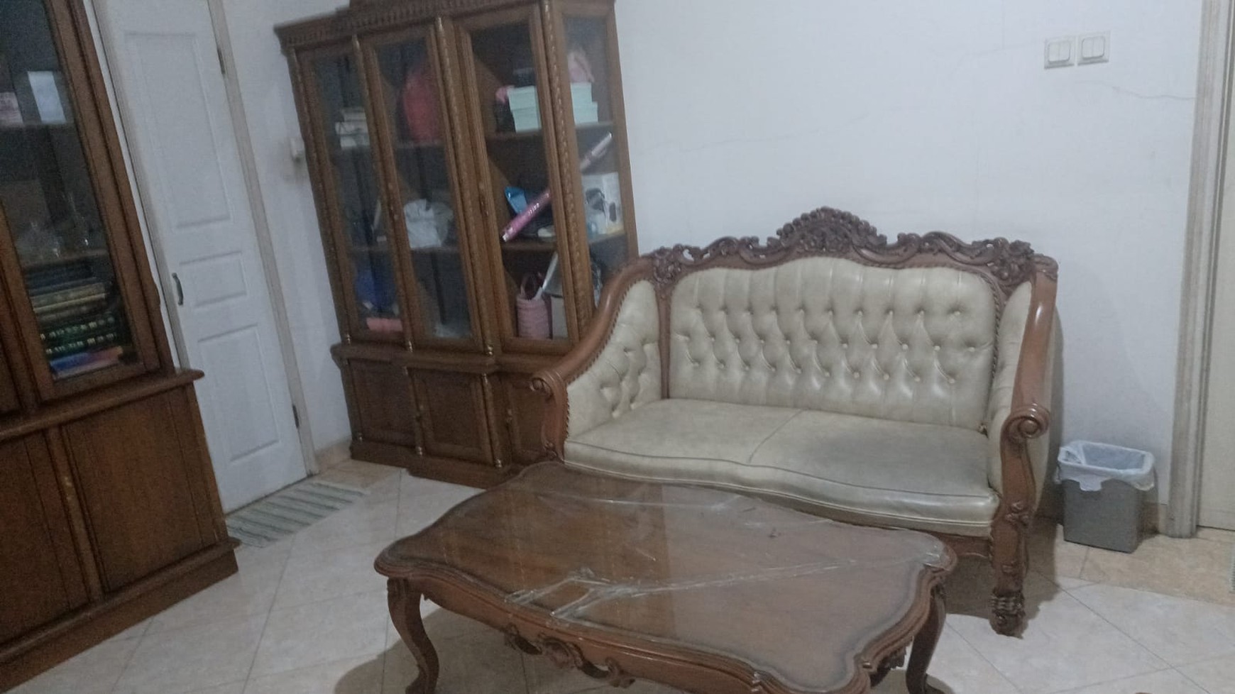 Rumah bagus di Perum Raffles Hills Cibubur Kota Depok