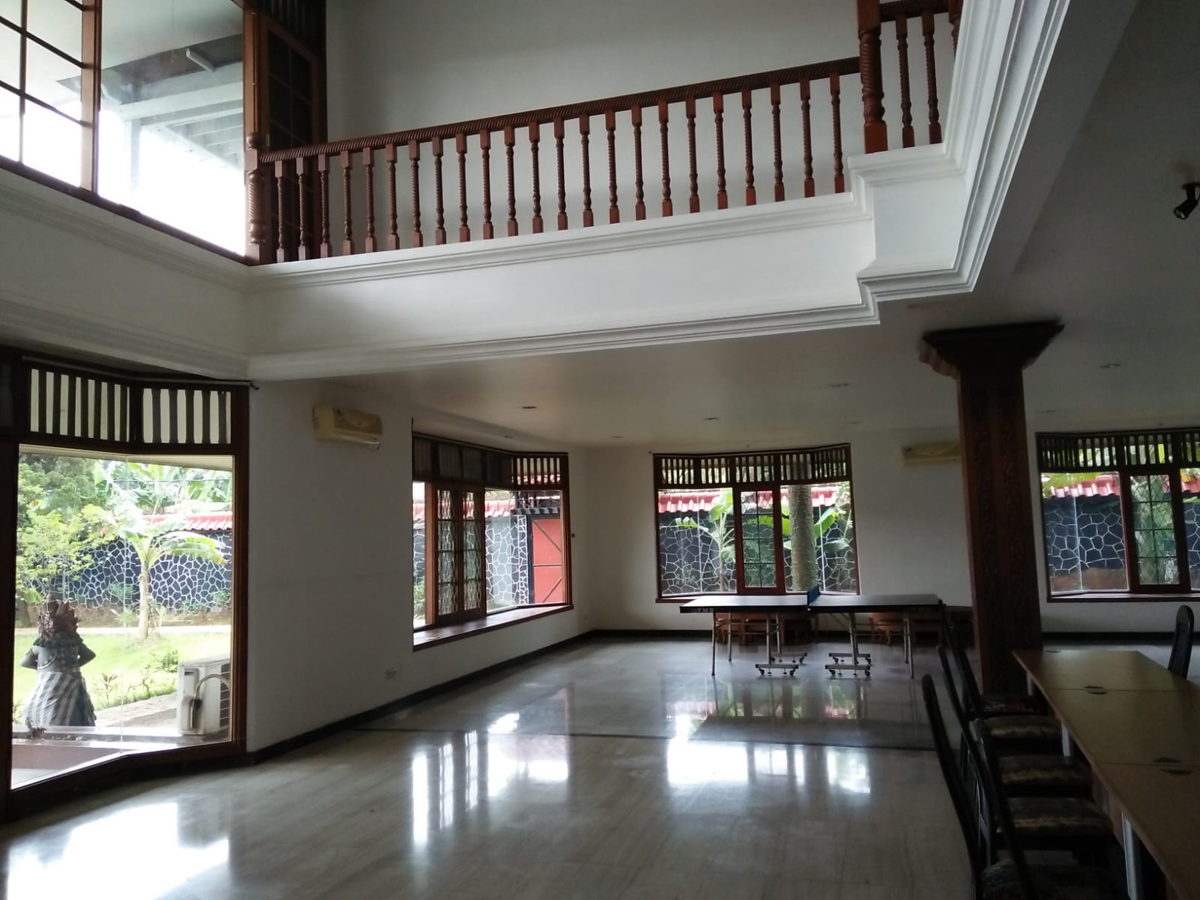 Di Jual Segera Rumah Taman lokasi di Jl Margasatwa Raya, Cilandak, Jakarta Selatan.