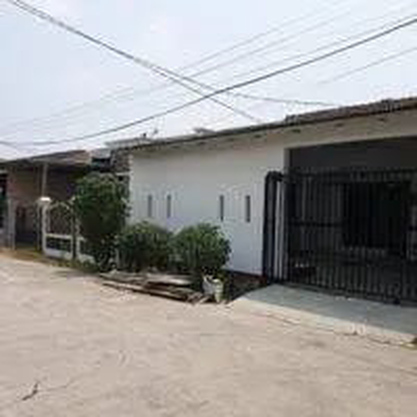 RUMAH LOKASI STRATEGIS DI CIKARANG BARU, CLUSTER ANOA DEKAT DENGAN BERBAGAI FASILITAS PUBLIK 