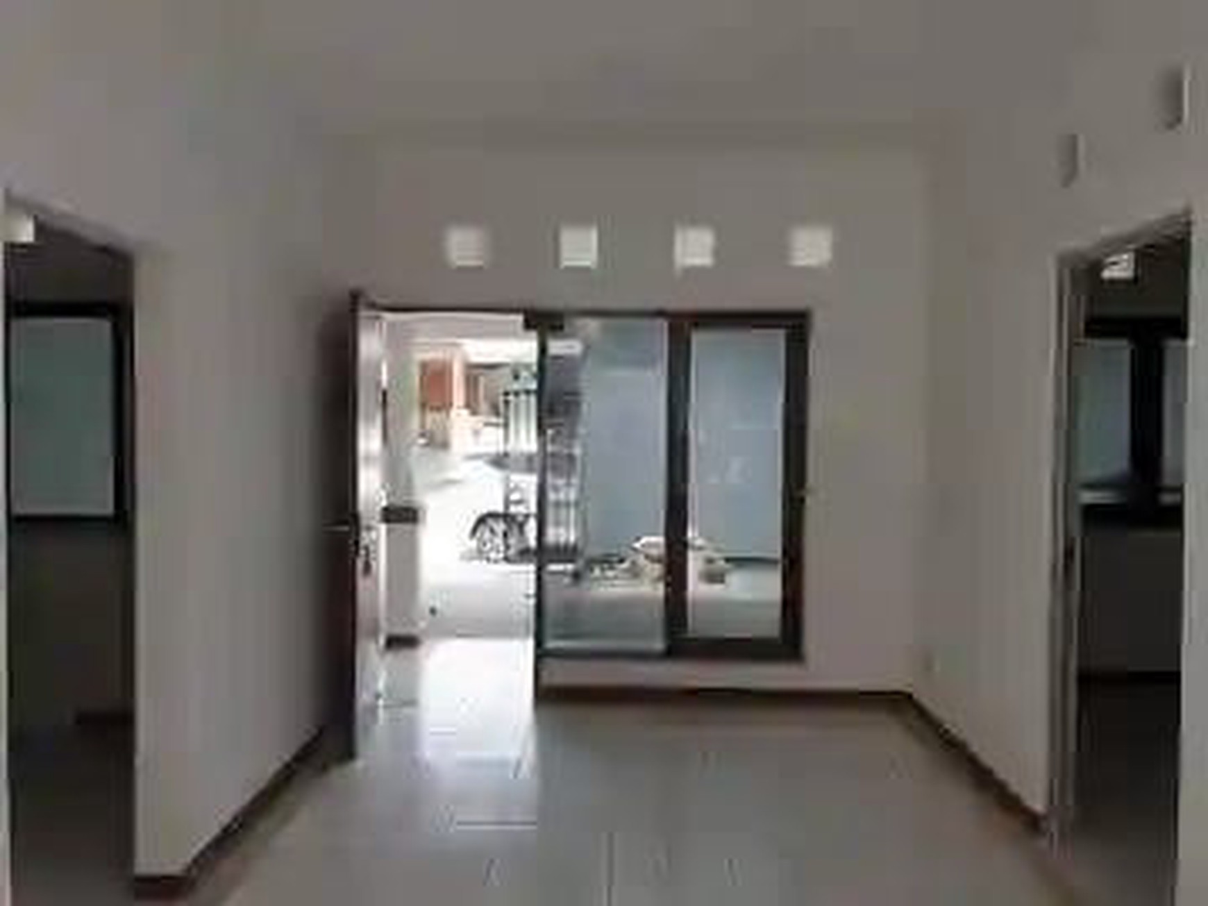 RUMAH LOKASI STRATEGIS DI CIKARANG BARU, CLUSTER ANOA DEKAT DENGAN BERBAGAI FASILITAS PUBLIK 