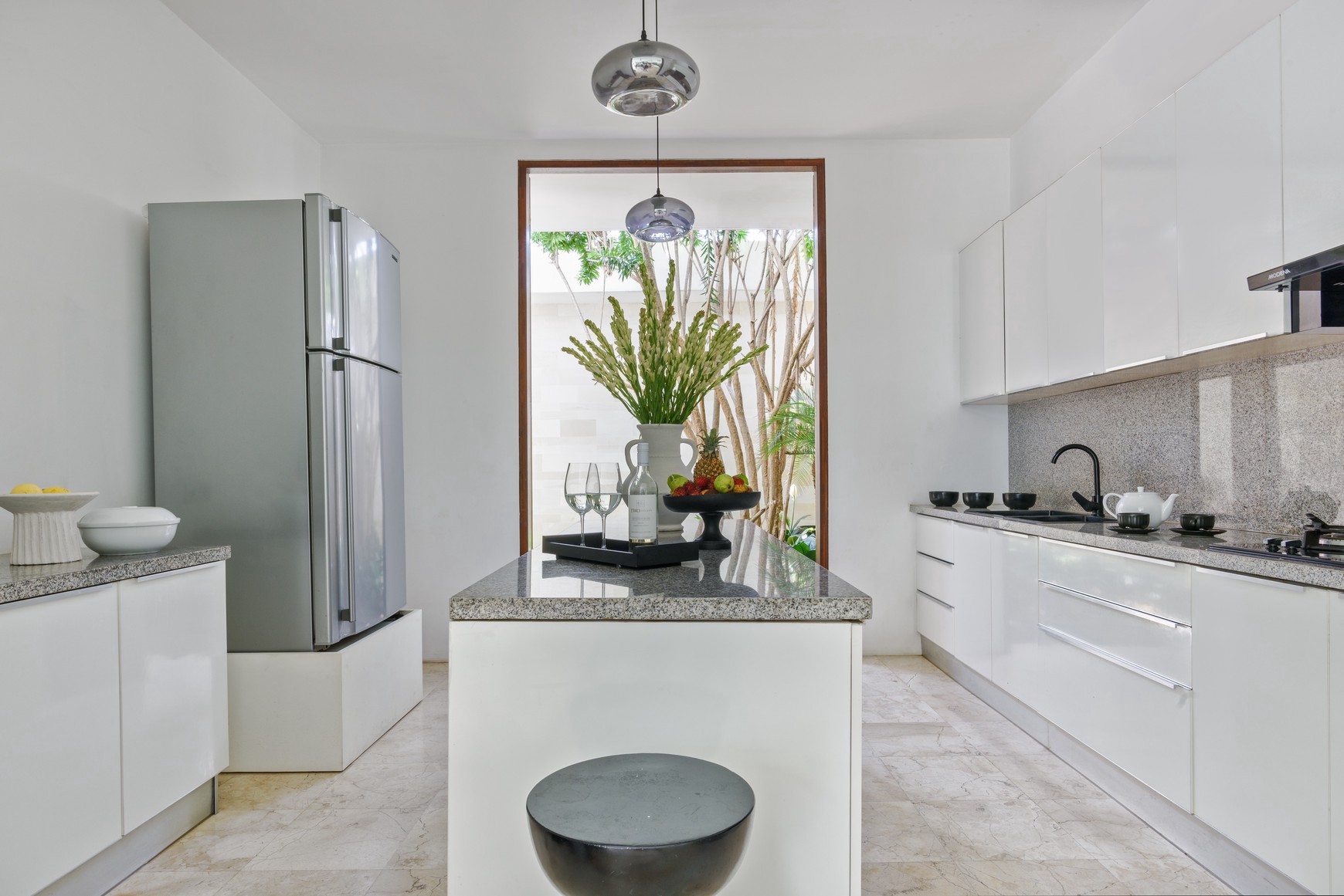 Leasehold - Grand Luxury Villa on One of the Largest Beachside Plots In Petitenget, Seminyak