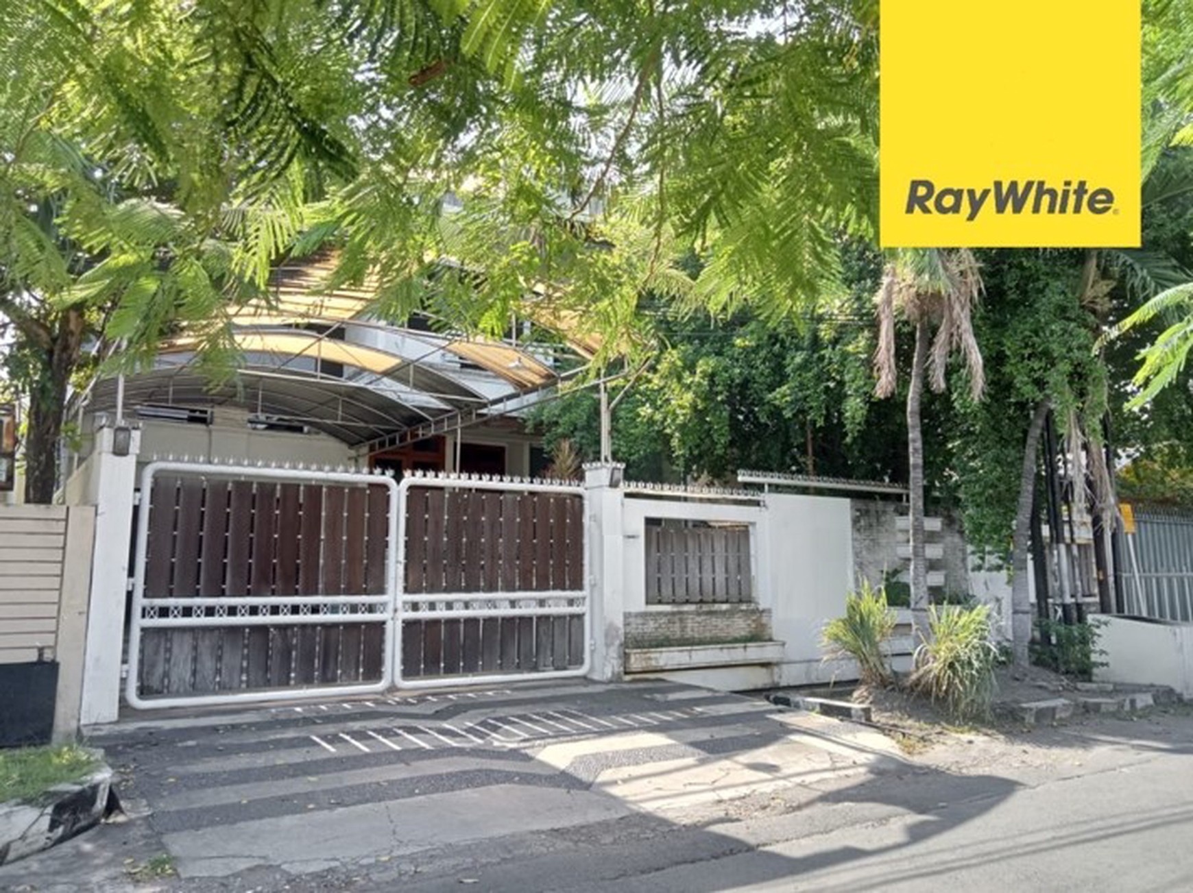 Dijual Lelang Rumah Pusat Kota di Jl Untung Suropati Surabaya