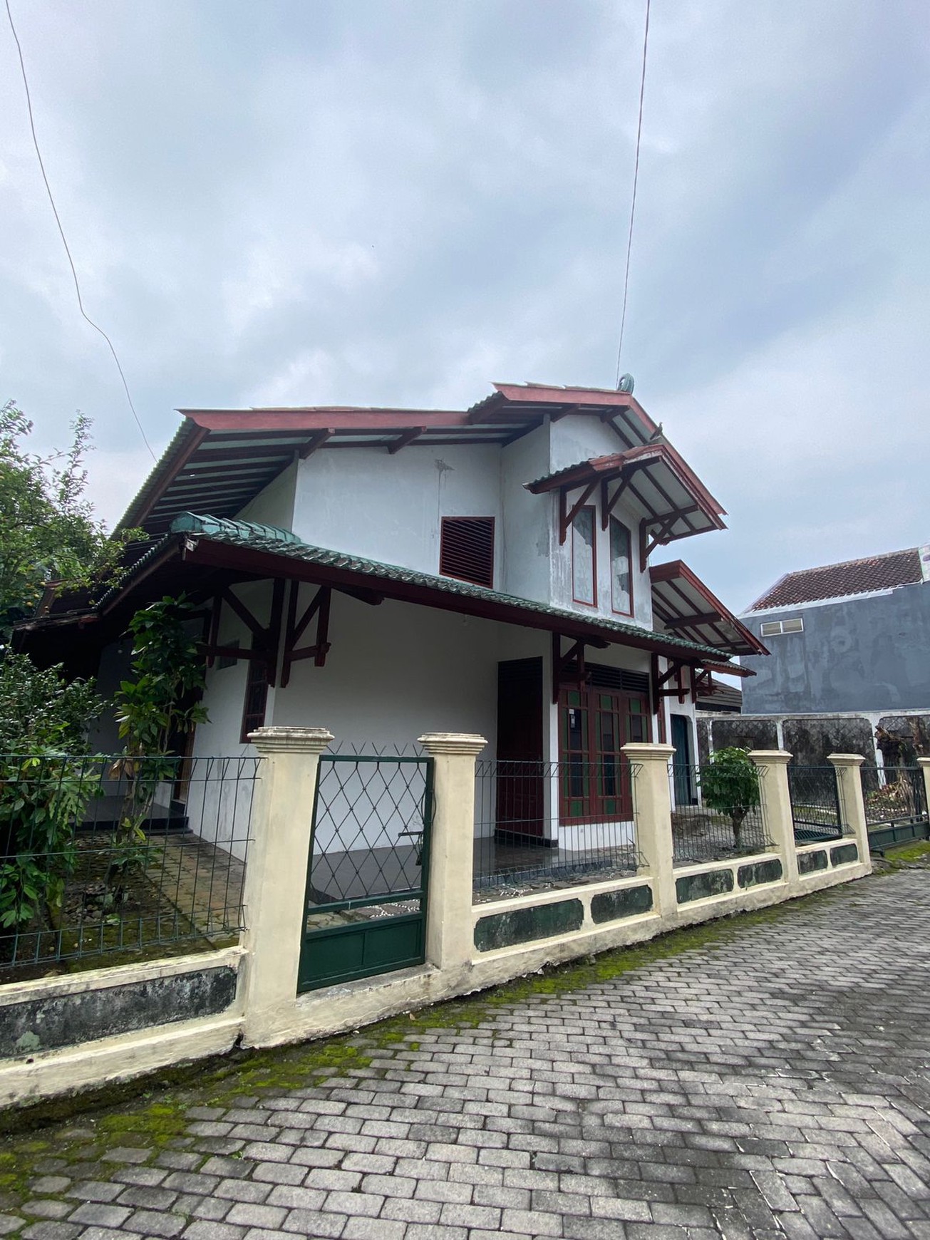 Rumah Tinggal Klasik Lokasi Dekat Pasar Kolombo Condongcatur Depok Sleman