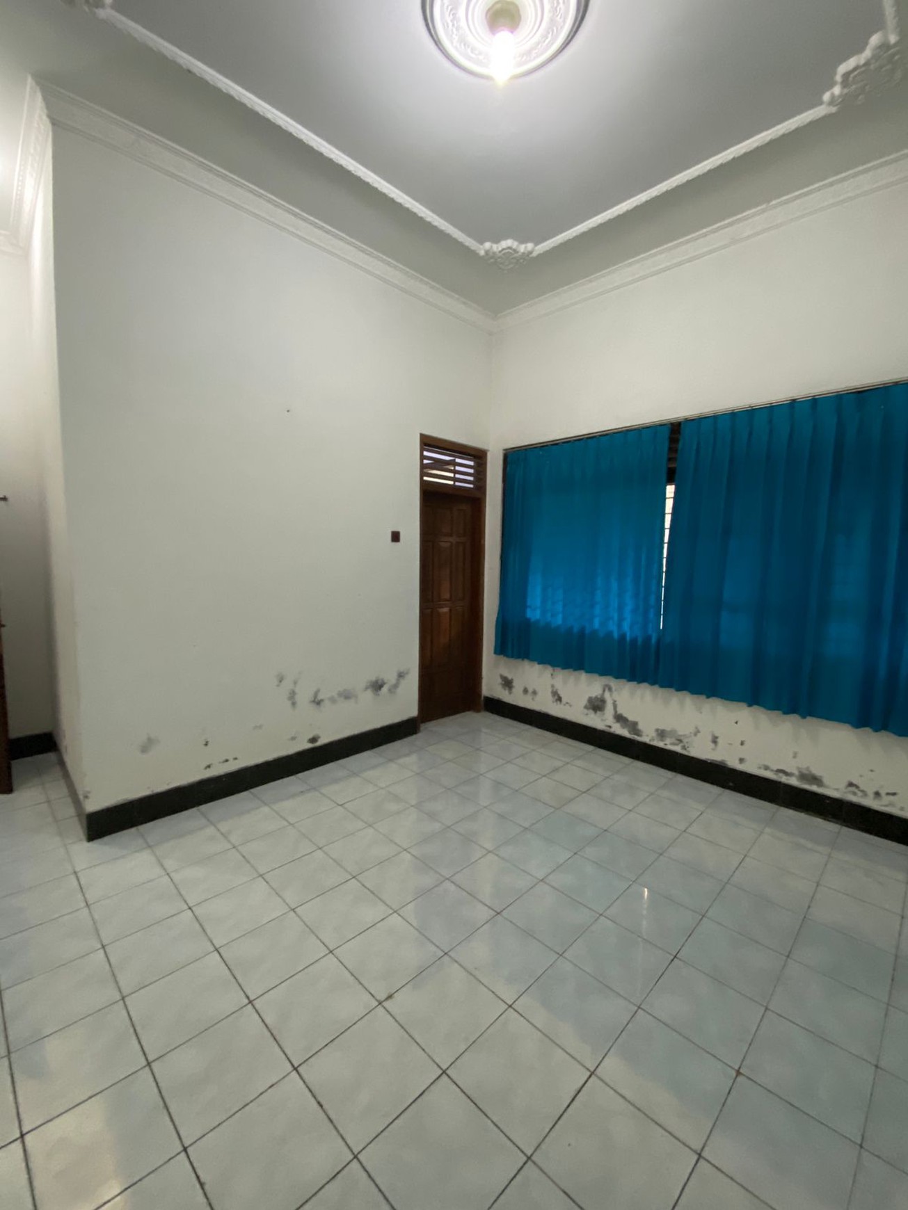 Rumah Tinggal Klasik Lokasi Dekat Pasar Kolombo Condongcatur Depok Sleman
