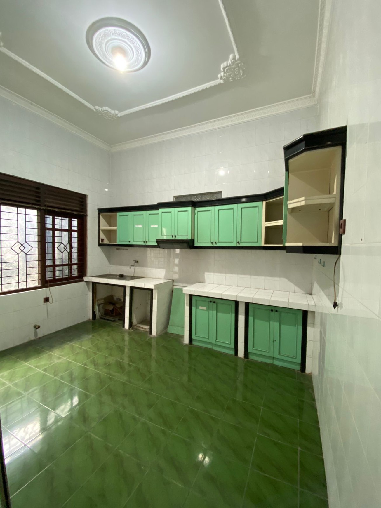 Rumah Tinggal Klasik Lokasi Dekat Pasar Kolombo Condongcatur Depok Sleman