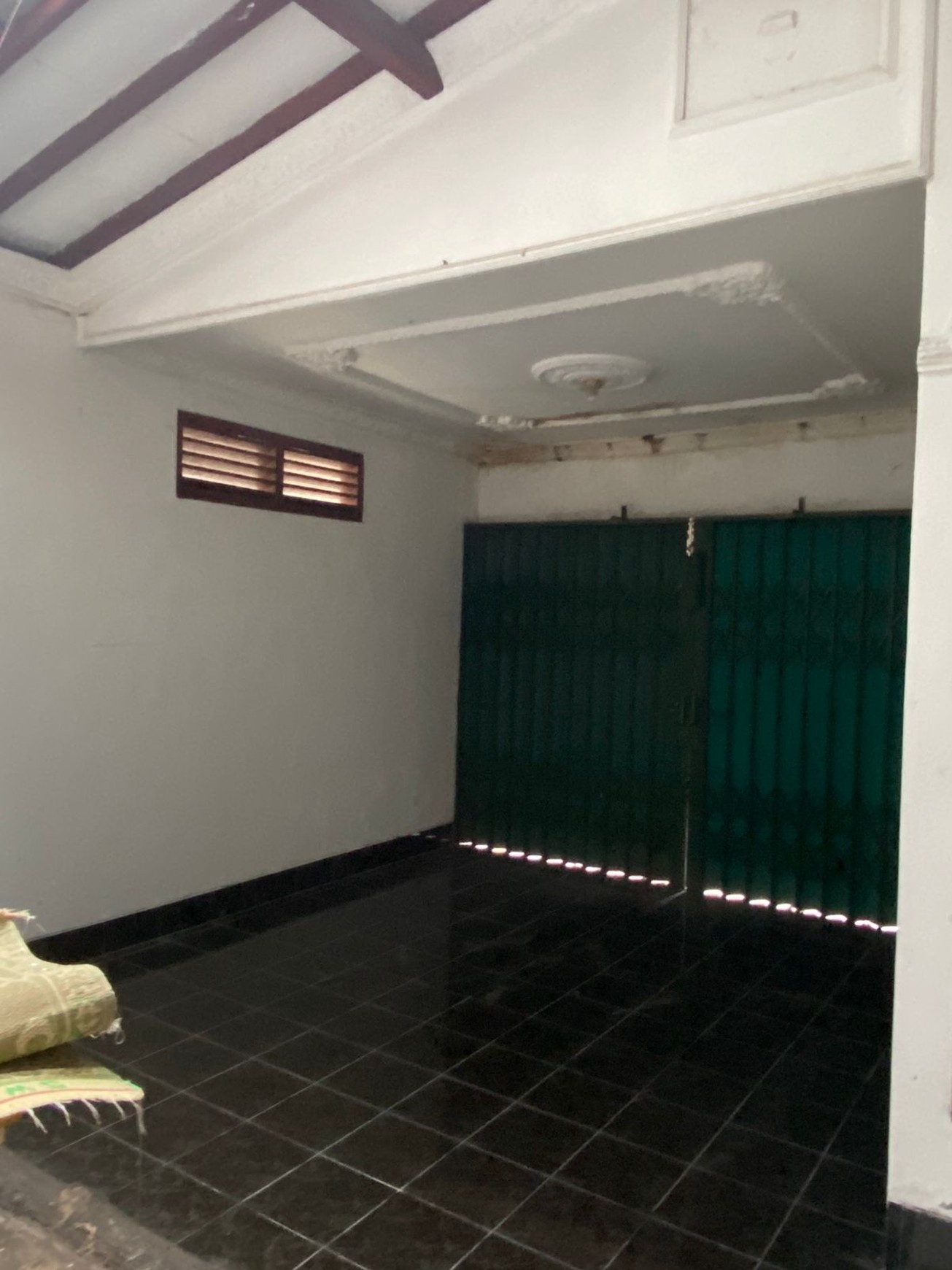 Rumah Tinggal Klasik Lokasi Dekat Pasar Kolombo Condongcatur Depok Sleman