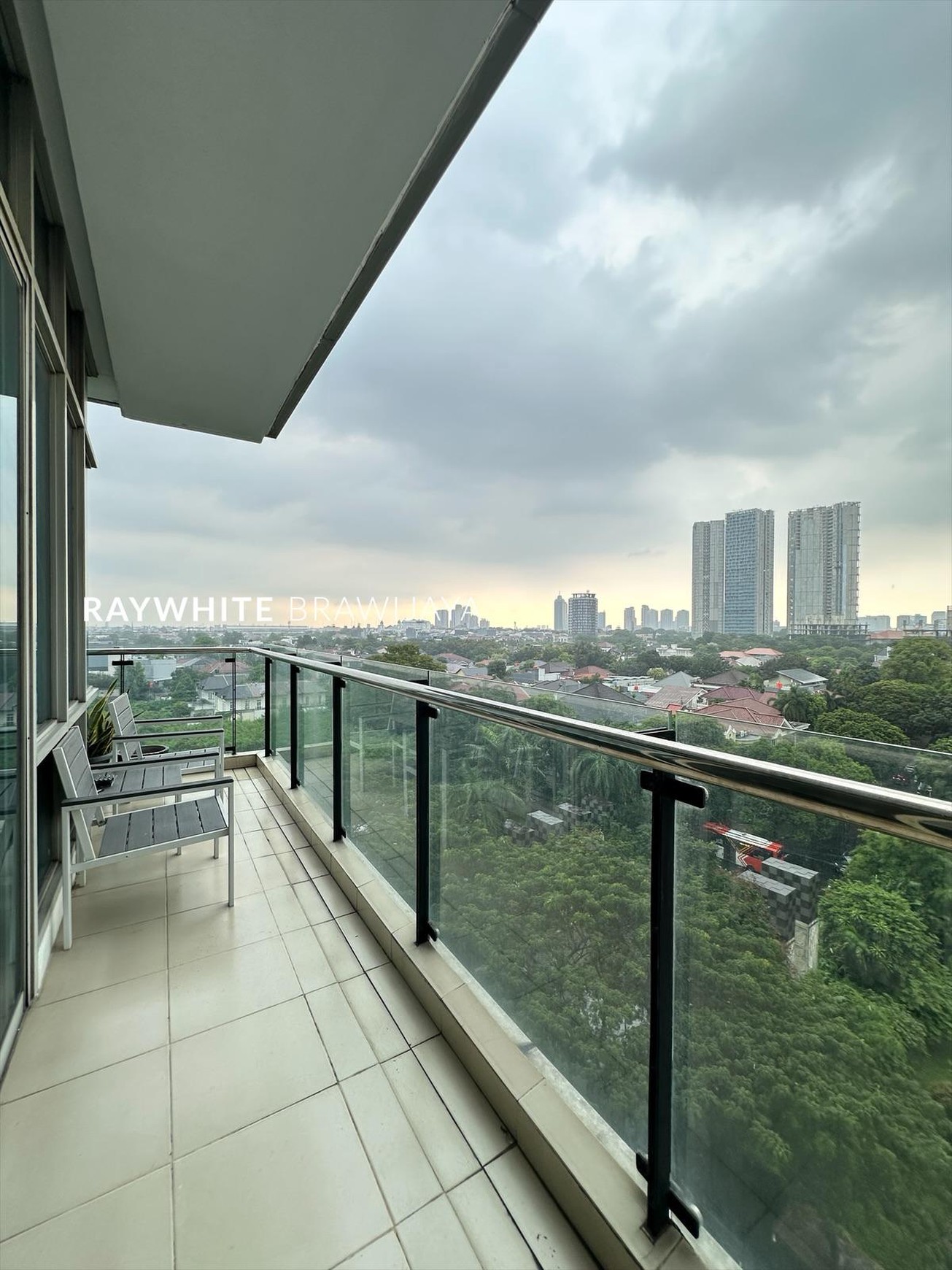 Apartement Essence Darmawangsa East Tower 3 BR