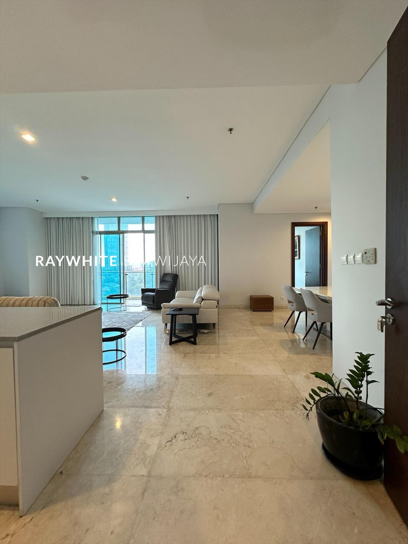 Apartement Essence Darmawangsa East Tower 3 BR