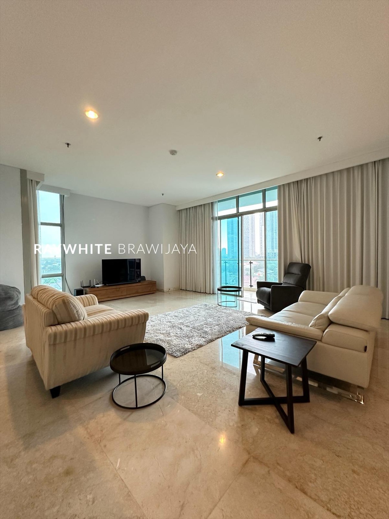 Apartement Essence Darmawangsa East Tower 3 BR