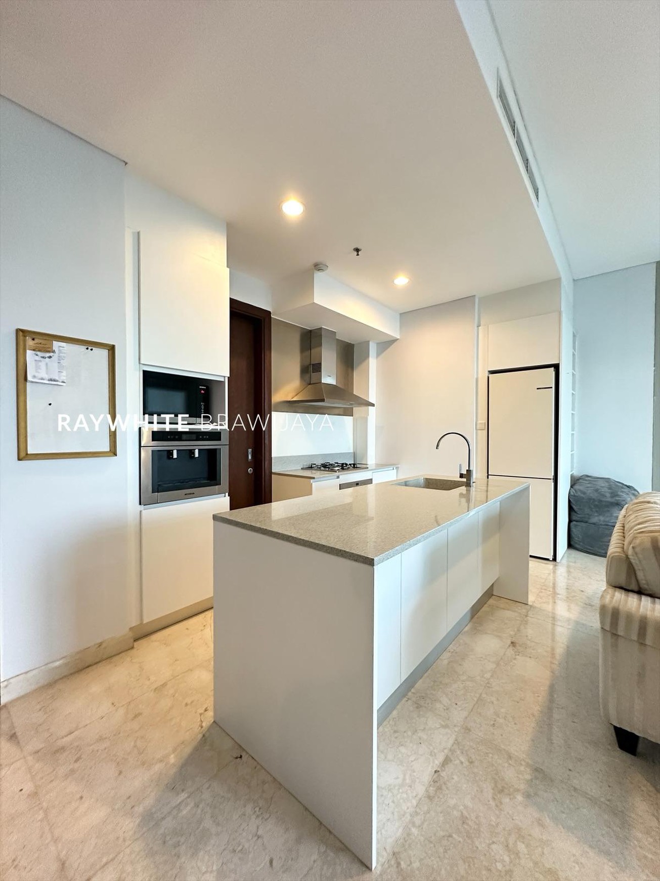Apartement Essence Darmawangsa East Tower 3 BR