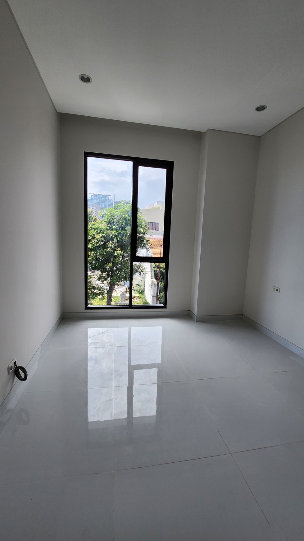 Dijual Rumah Baru Darmo Permai Selatan Surabaya dekat Citraland, Pakuwon Mall, HR.Muhammad, Madame Chang