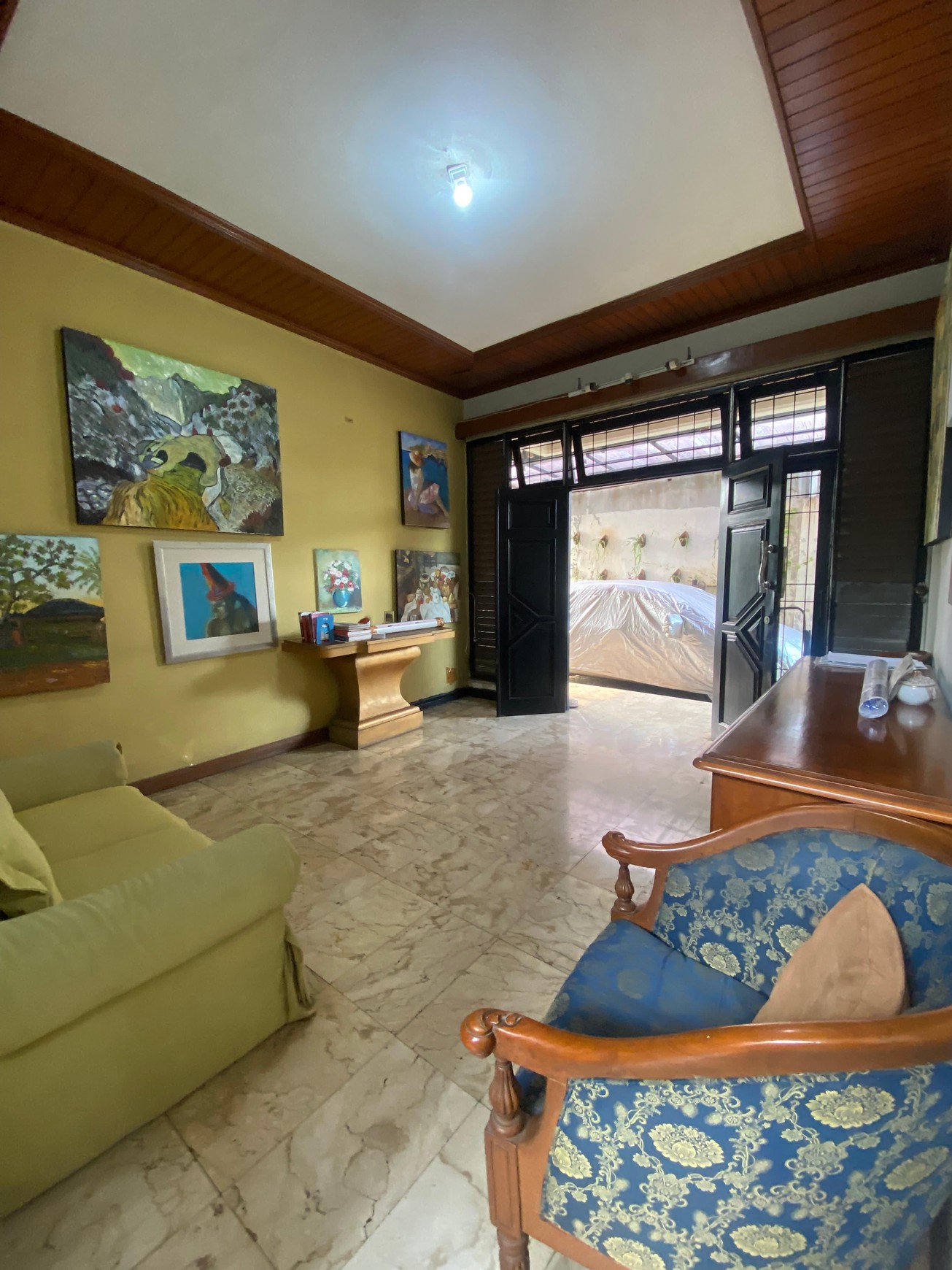 Rumah Mewah Jati Padang - Carport Luas, Lokasi Strategis Dekat Tol dan Mal