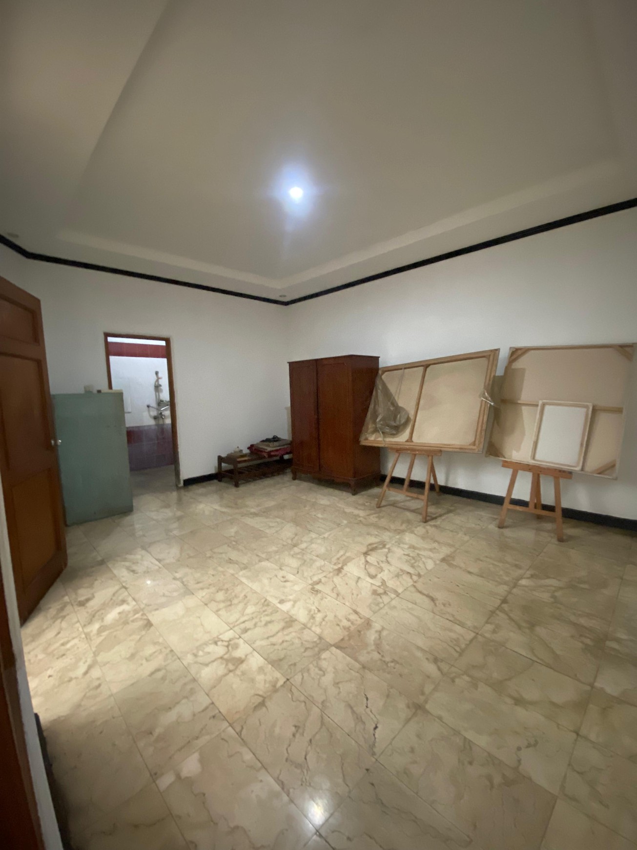 Rumah Mewah Jati Padang - Carport Luas, Lokasi Strategis Dekat Tol dan Mal