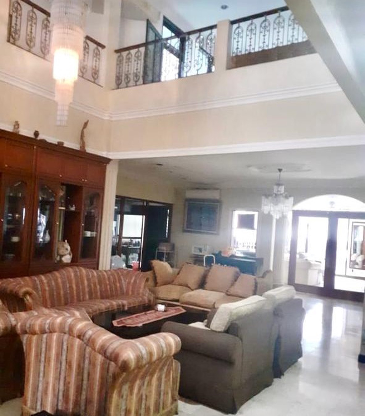 DIJUAL RUMAH DENGAN LOKASI SANGAT STRATEGIS DI WILAYAH JAKARTA SELATAN.