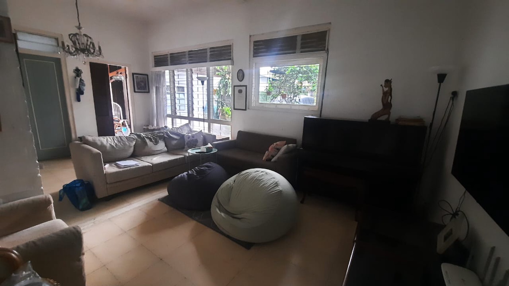 Dijual Rumah dng Pavilion di lokasi SANGAT STRATEGIS di daerah SELATAN JAKARTA dengan bentuk tanah "Ngantong".