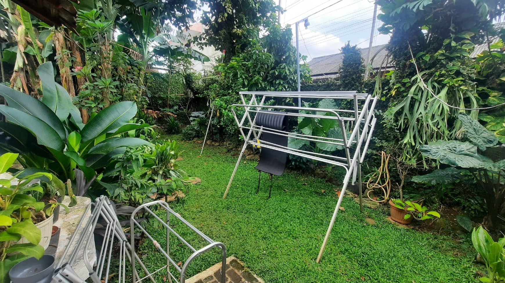 Dijual Rumah dng Pavilion di lokasi SANGAT STRATEGIS di daerah SELATAN JAKARTA dengan bentuk tanah "Ngantong".