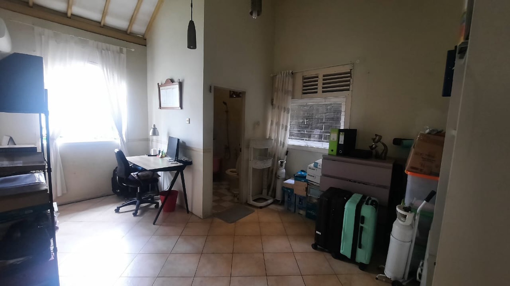 Dijual Rumah dng Pavilion di lokasi SANGAT STRATEGIS di daerah SELATAN JAKARTA dengan bentuk tanah "Ngantong".