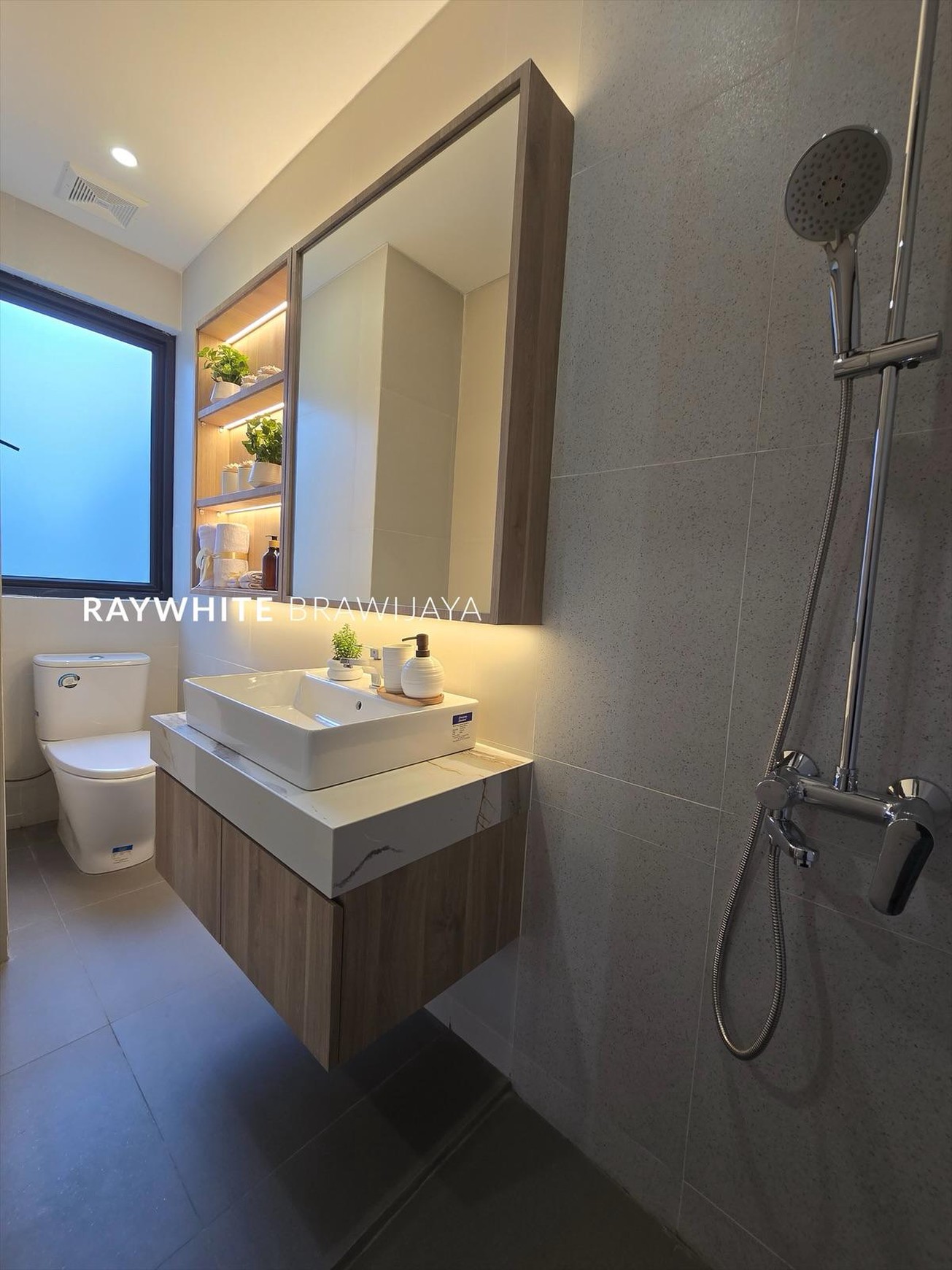 Townhouse Modern Minimalis Area Cilandak