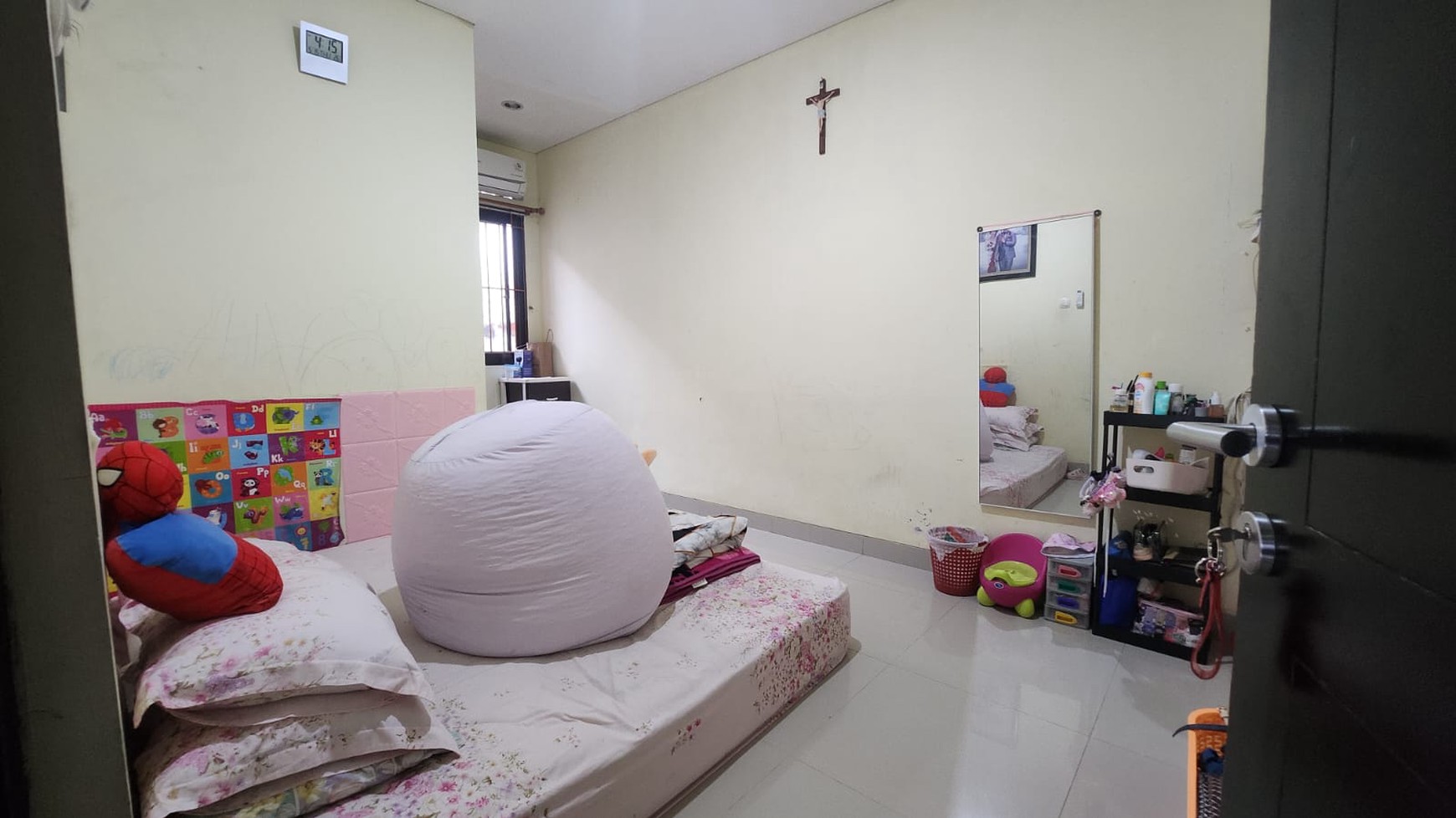 Rumah 2,5 Lantai Minimalis Modern di Cluster Prive Ciwaruga, Bandung Barat