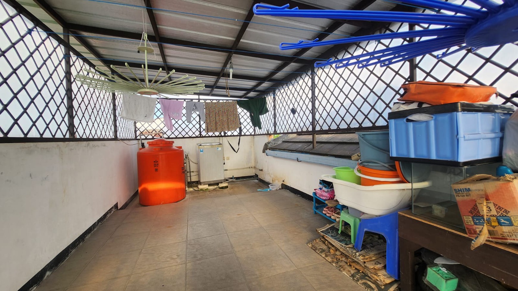 Rumah 2,5 Lantai Minimalis Modern di Cluster Prive Ciwaruga, Bandung Barat