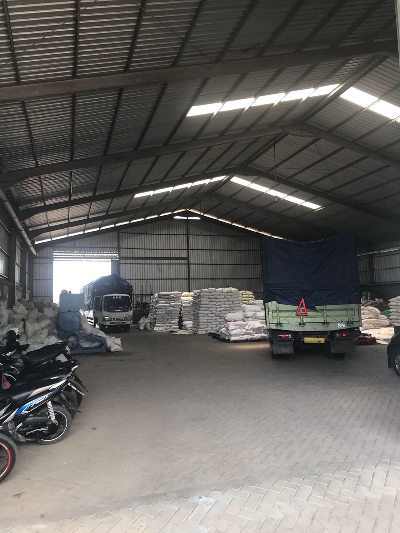 Di jual Gudang Di jalan Raya Mojosari Desa Puworejo Trawas km11,1