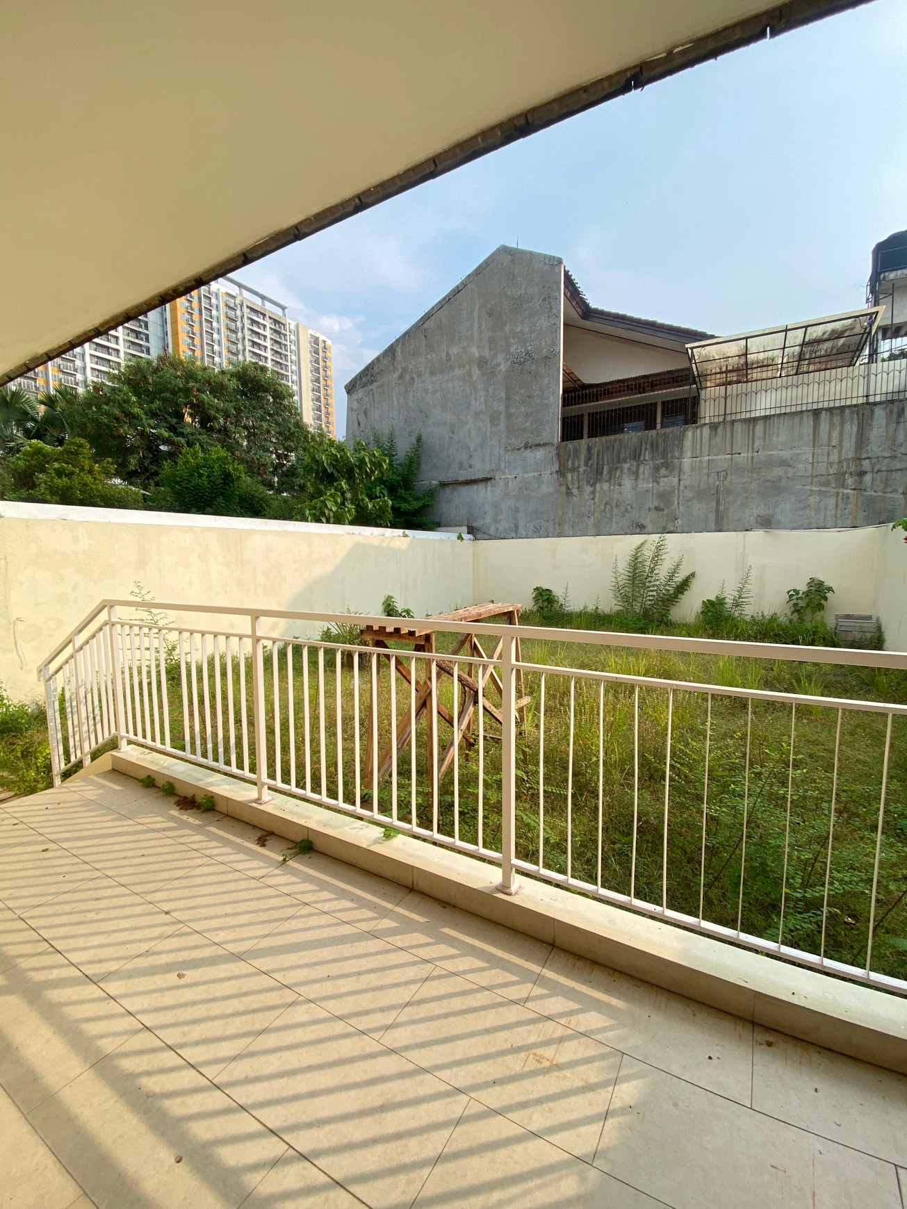 Rumah Tropical Minimalis Cinere Ada Club House Dan Pool