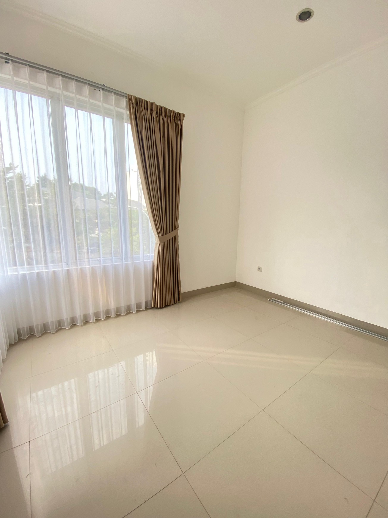 Rumah Tropical Minimalis Cinere Ada Club House Dan Pool