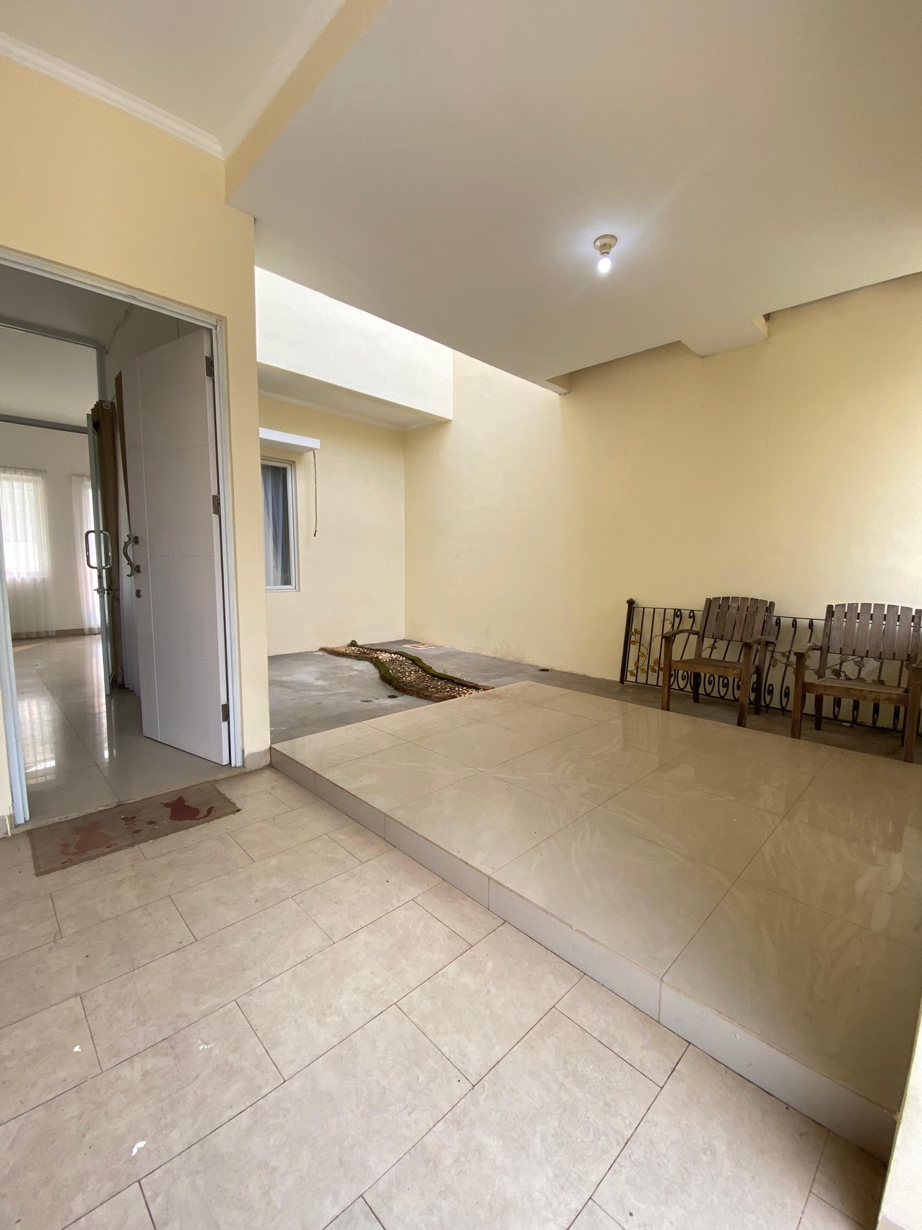 Rumah Tropical Minimalis Cinere Ada Club House Dan Pool