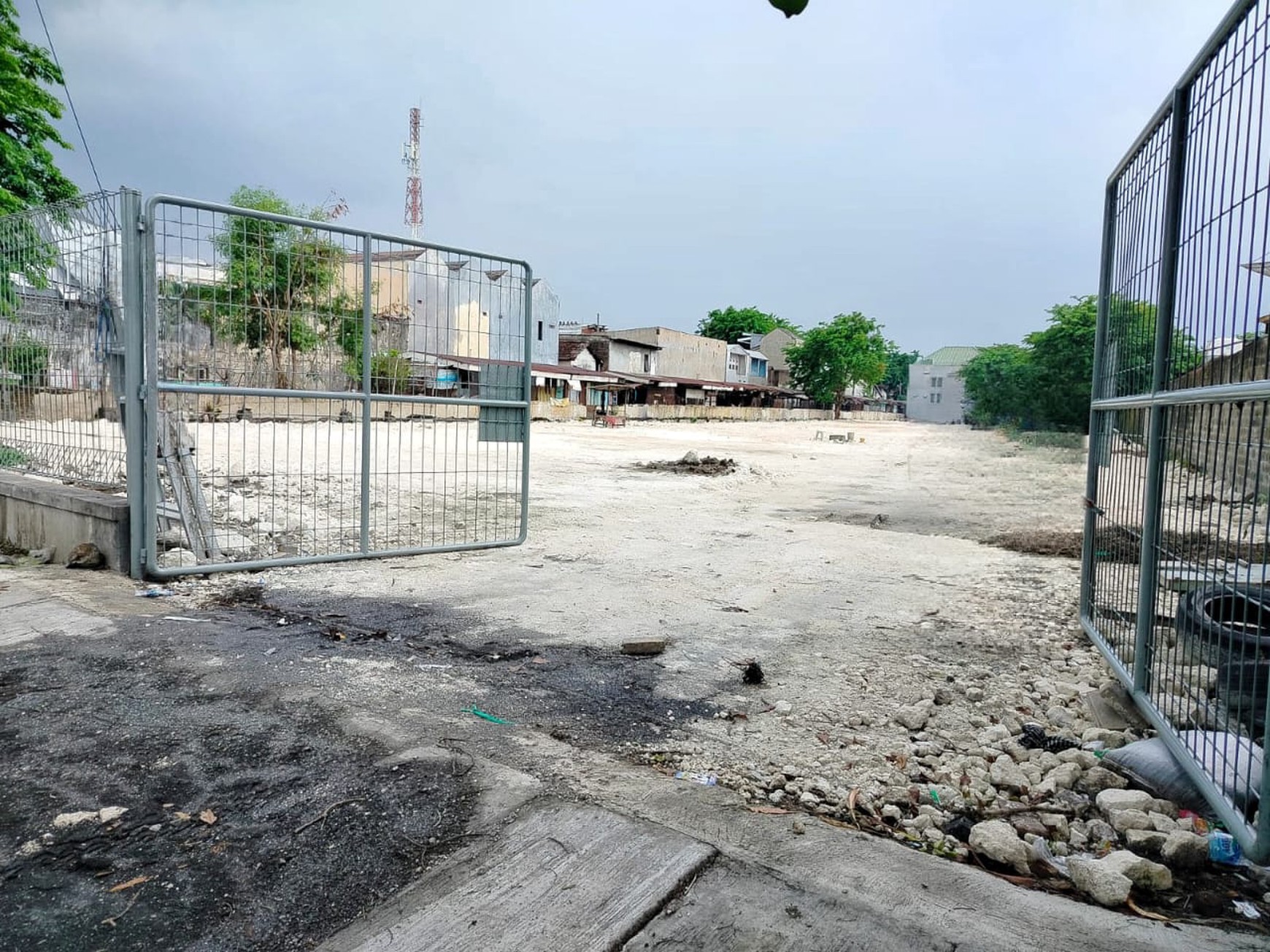 Tanah 0 Jalan Raya Dengan Akses Strategis Dekat Raya JemurSari