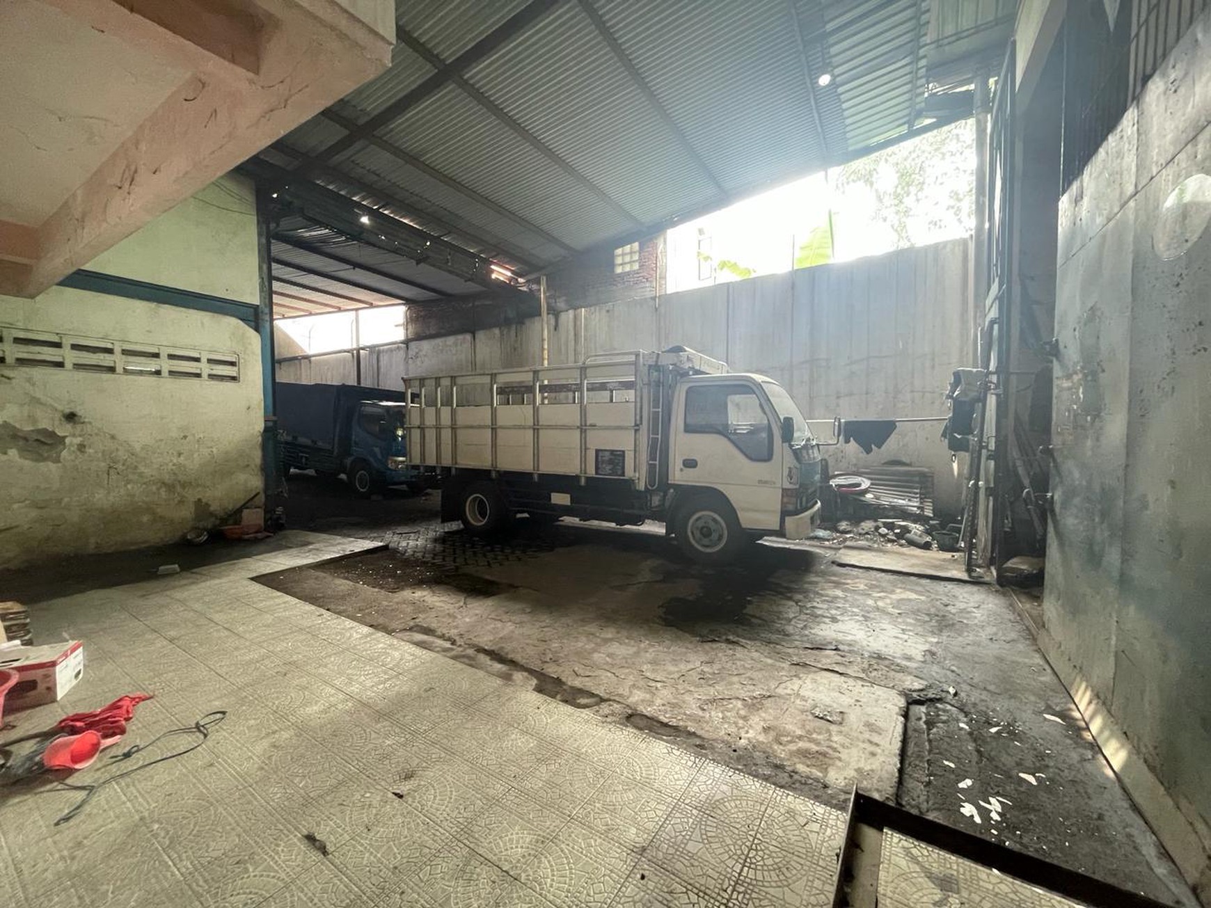 Gudang 0 Jalan Raya Dekat Dengan Rungkut Industri