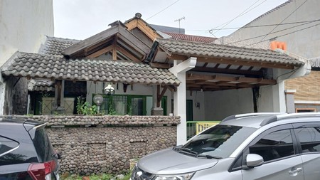 Disewakan Rumah Tengah Kota di Jl Sawunggaling Surabaya