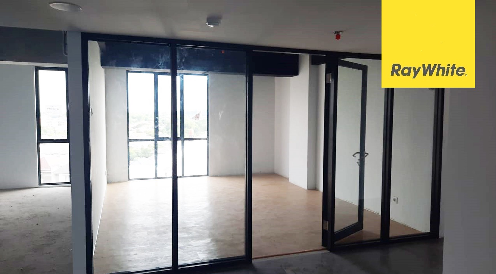 Dijual Kantor Modern Di Royal 55 Surabaya