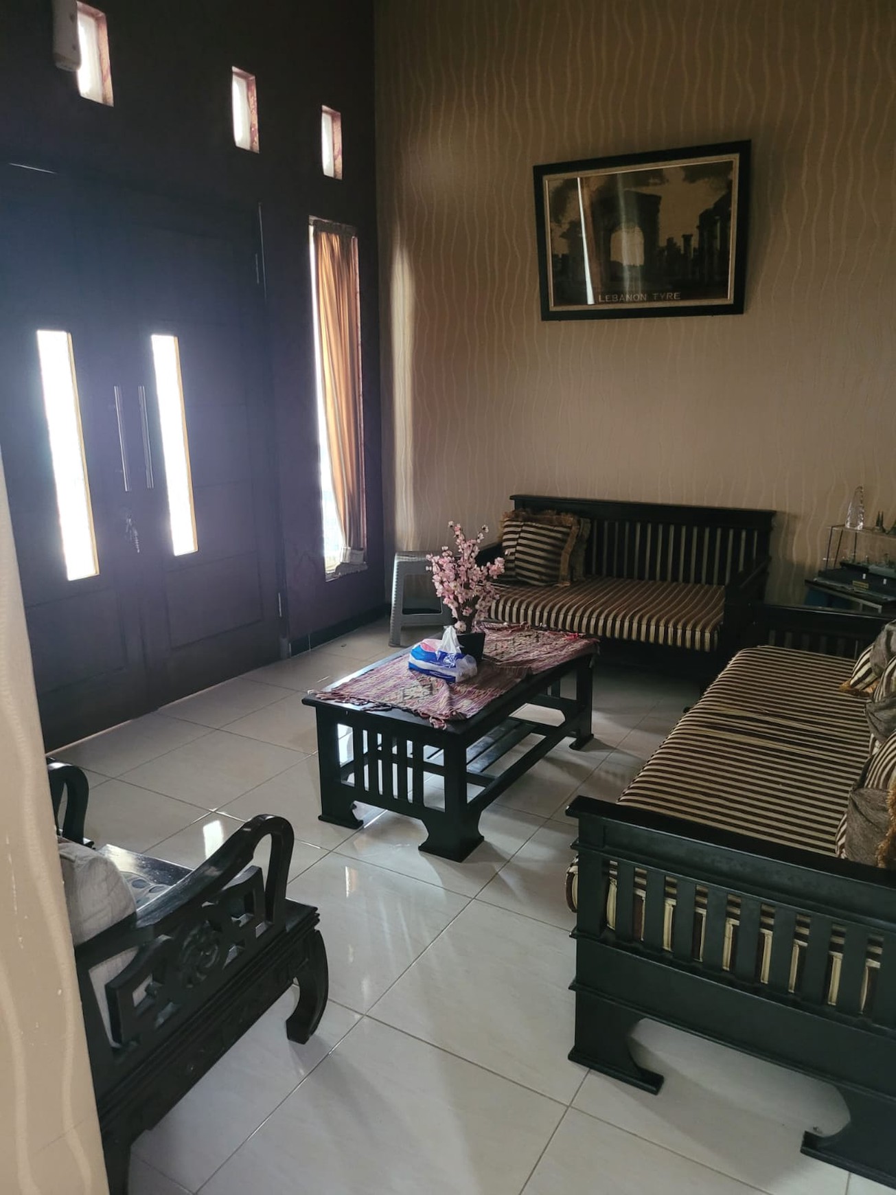 Rumah Luas dan Nyaman di Rungkut Asri, Surabaya Timur - 7 Kamar Tidur