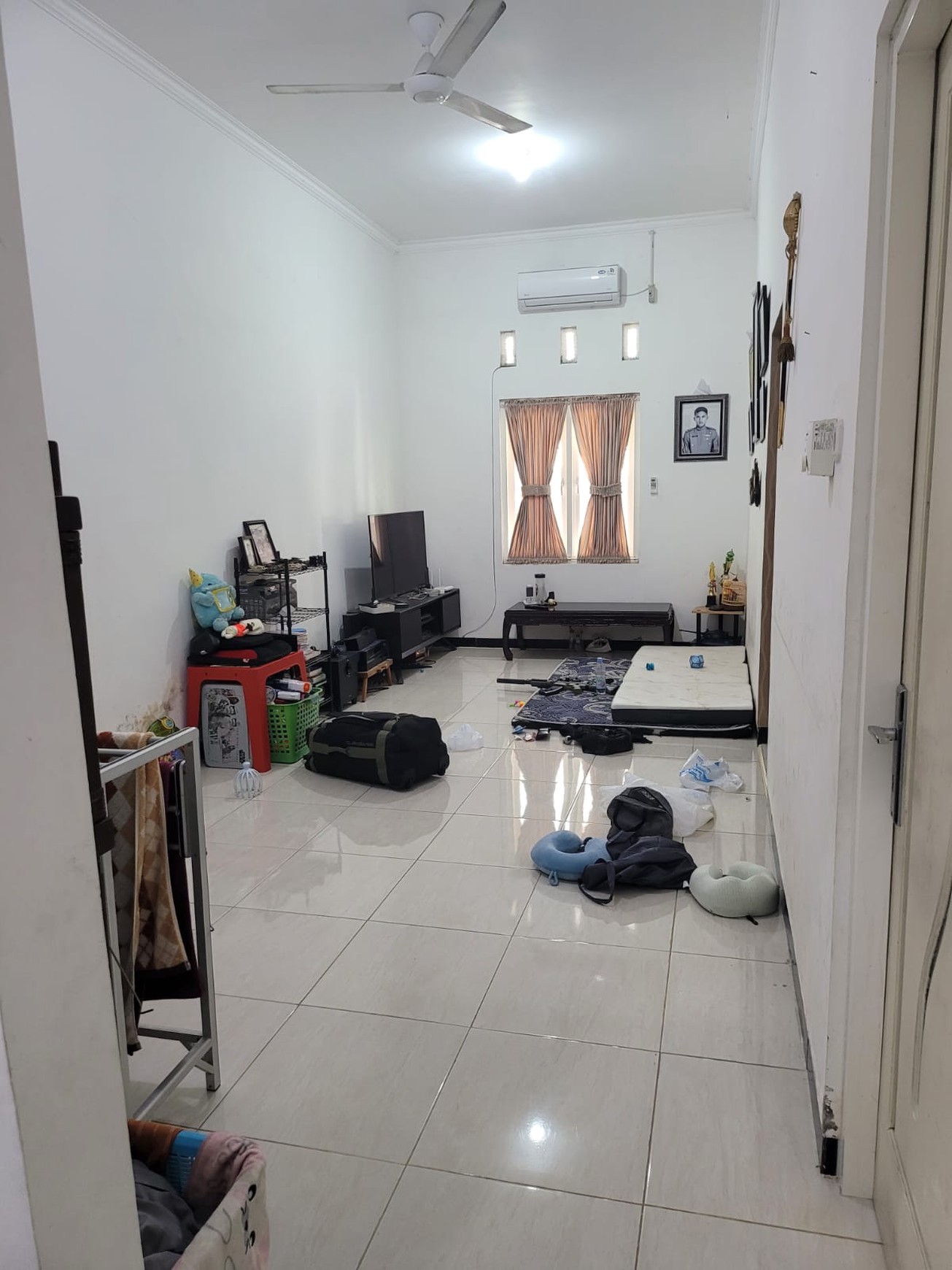 Rumah Luas dan Nyaman di Rungkut Asri, Surabaya Timur - 7 Kamar Tidur
