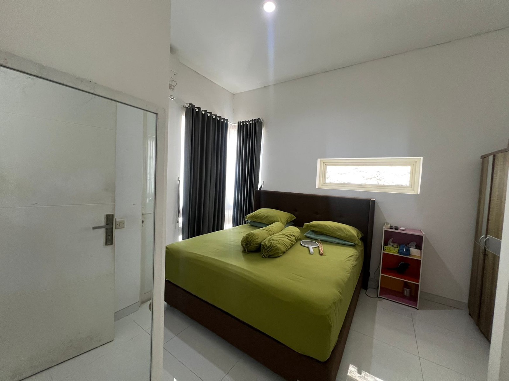 Rumah 2 Lantai Strategis di Semampir, SHM & IMB, Luas 7x20 Meter - Siap Huni!