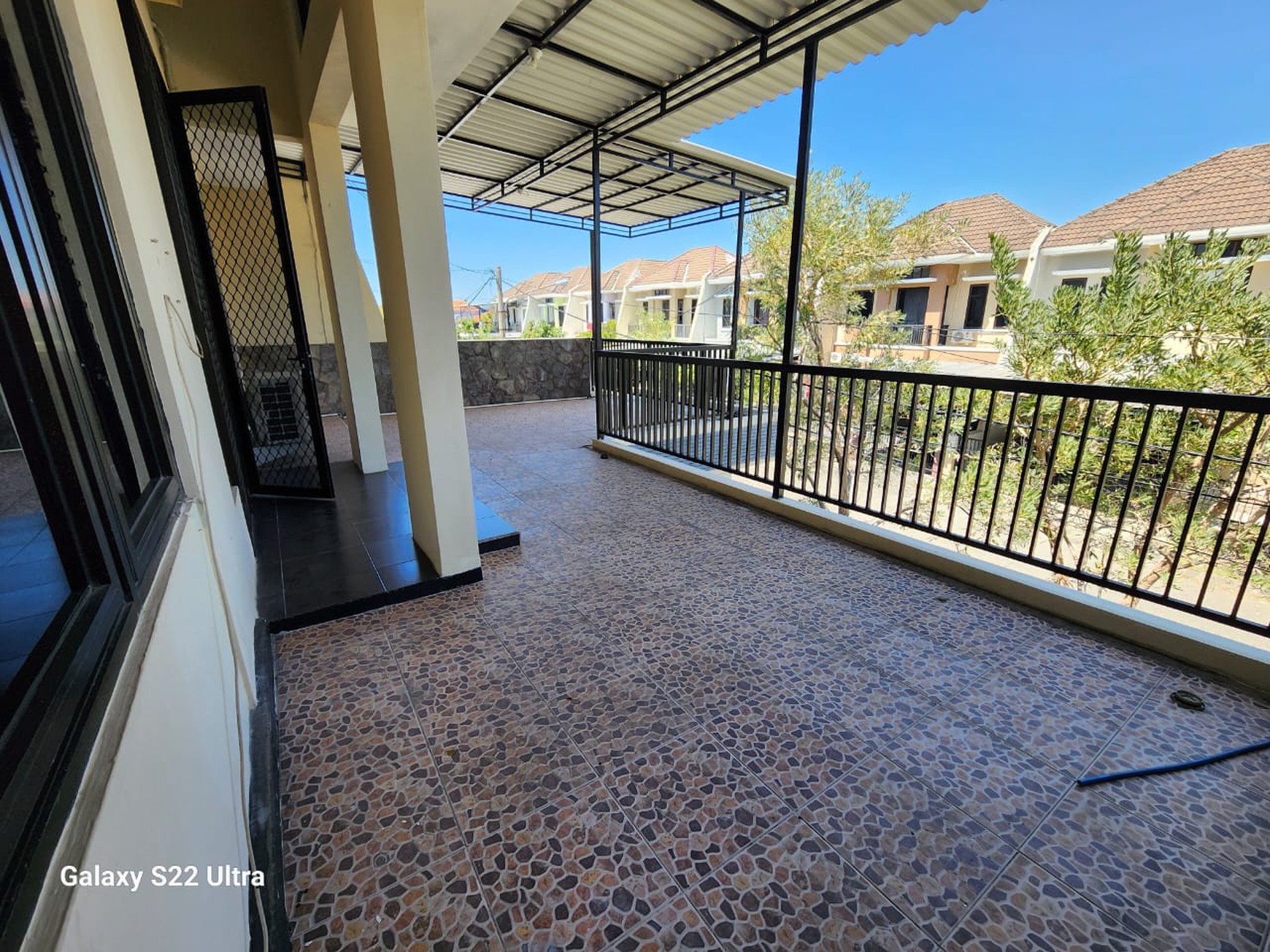 Dijual Rumah Mewah Fully Furnished Dekat Sport Club, Pondok Candra Sidoarjo - SHM, Luas 162/168 m²