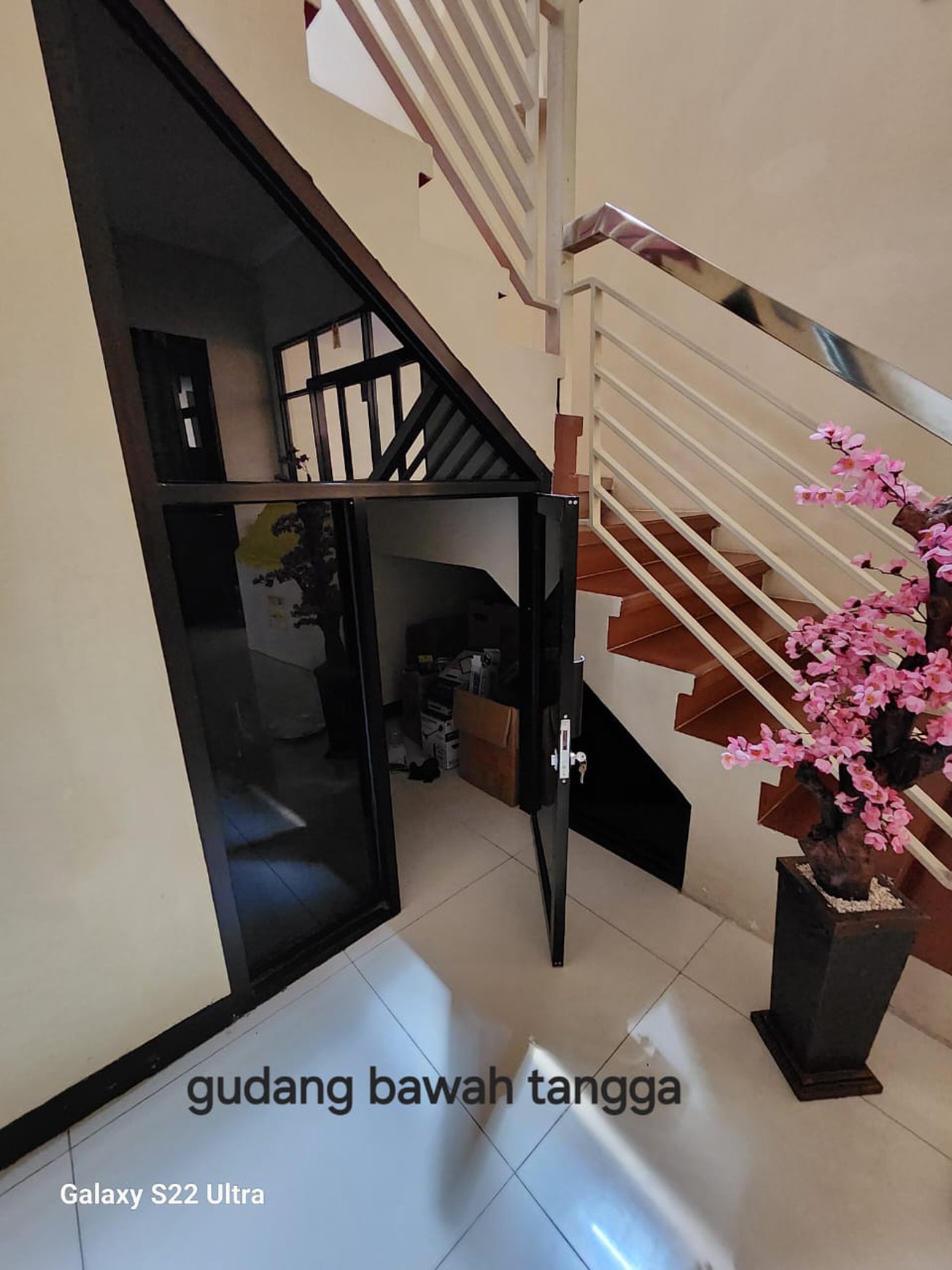 Dijual Rumah Mewah Fully Furnished Dekat Sport Club, Pondok Candra Sidoarjo - SHM, Luas 162/168 m²