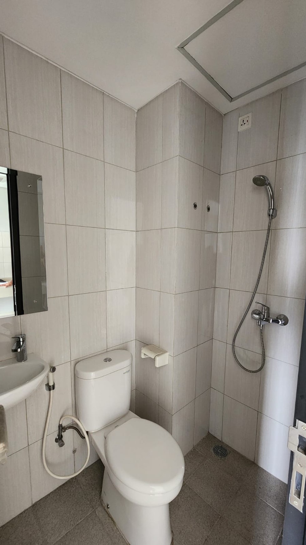 APARTEMENT MINIMALIS DI MONROE JABABEKA