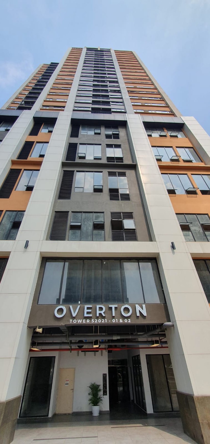 APARTEMEN EKSKLUSIF OVERTON MEIKARTA - 3BR UNFURNISHED