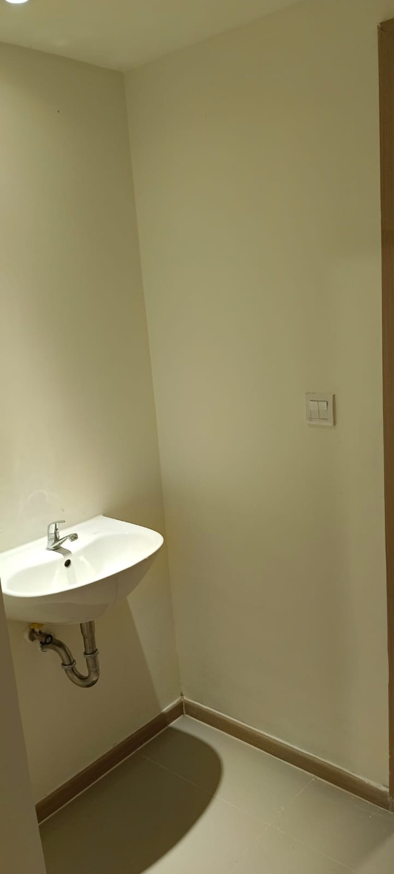 APARTEMEN EKSKLUSIF OVERTON MEIKARTA - 3BR UNFURNISHED