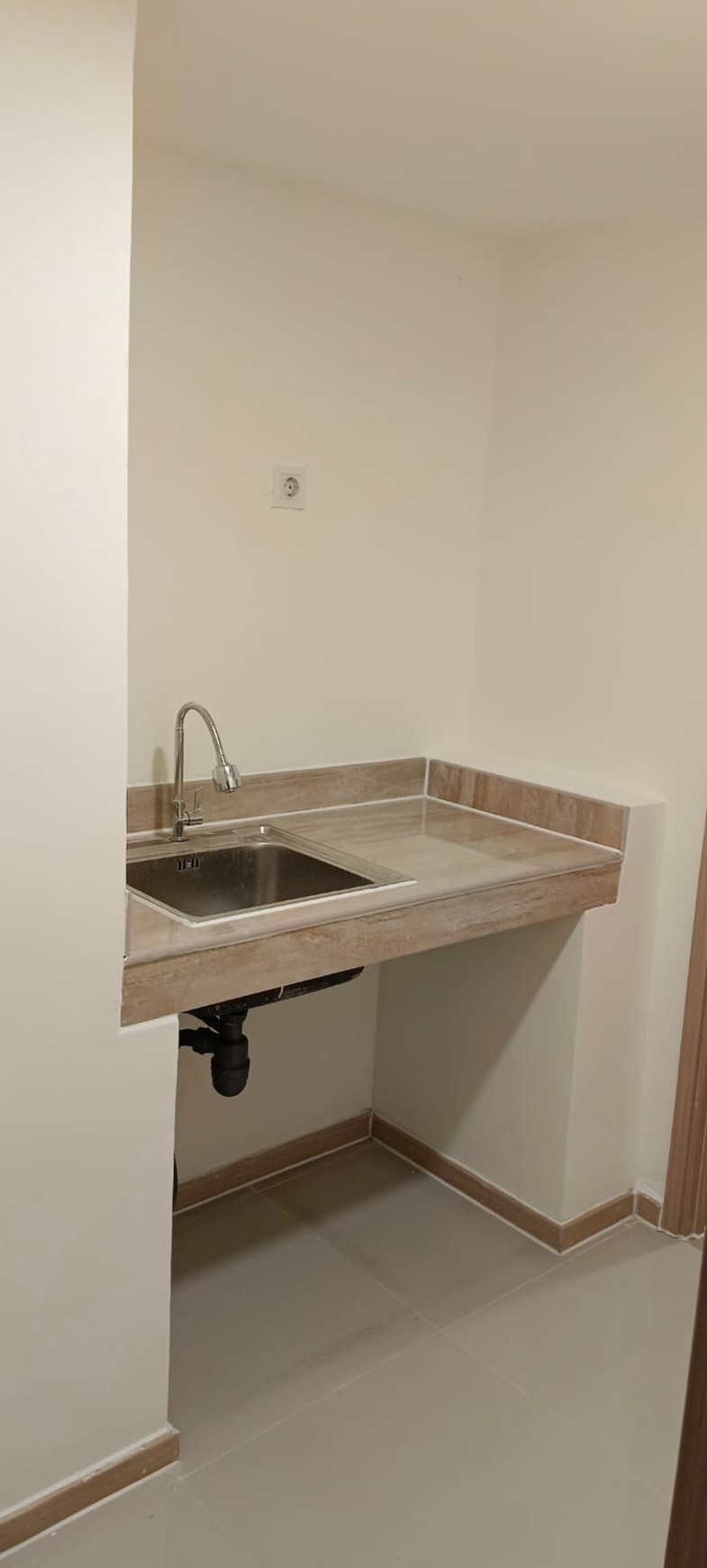 APARTEMEN EKSKLUSIF OVERTON MEIKARTA - 3BR UNFURNISHED