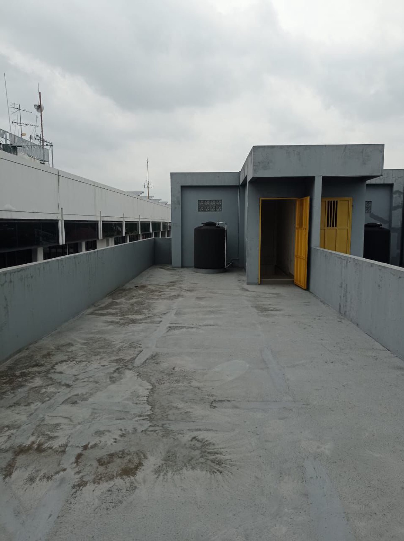 Disewakan Ruko Strategis Slipi Pal Merah