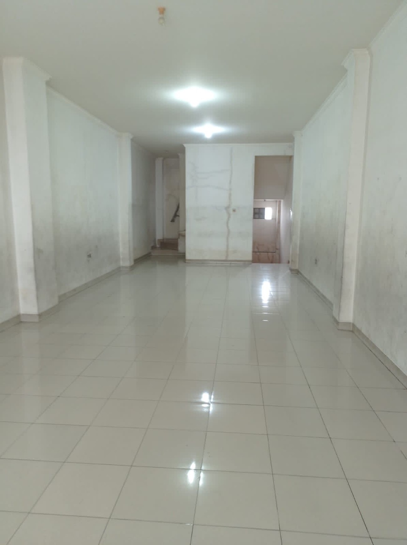 Disewakan Ruko Strategis Slipi Pal Merah