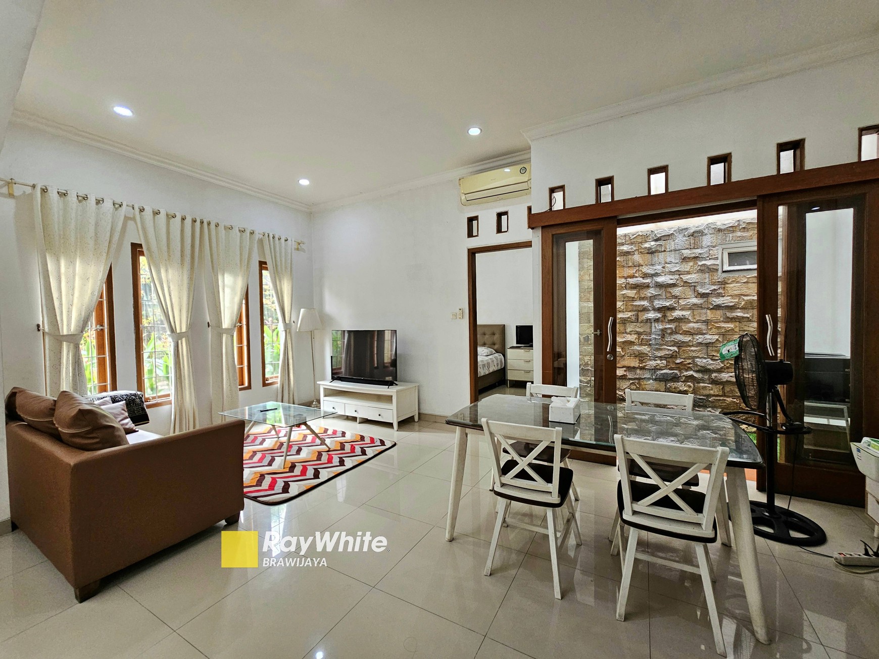 Rumah di Kebagusan, Jakarta Selatan, dalam Cluster, Furnished, 3 km ke Tol JORR