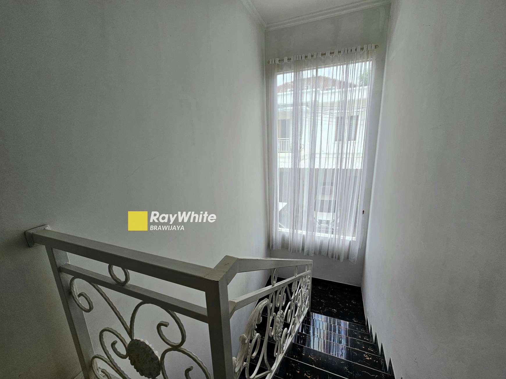 Rumah di Kebagusan, Jakarta Selatan, dalam Cluster, Furnished, 3 km ke Tol JORR