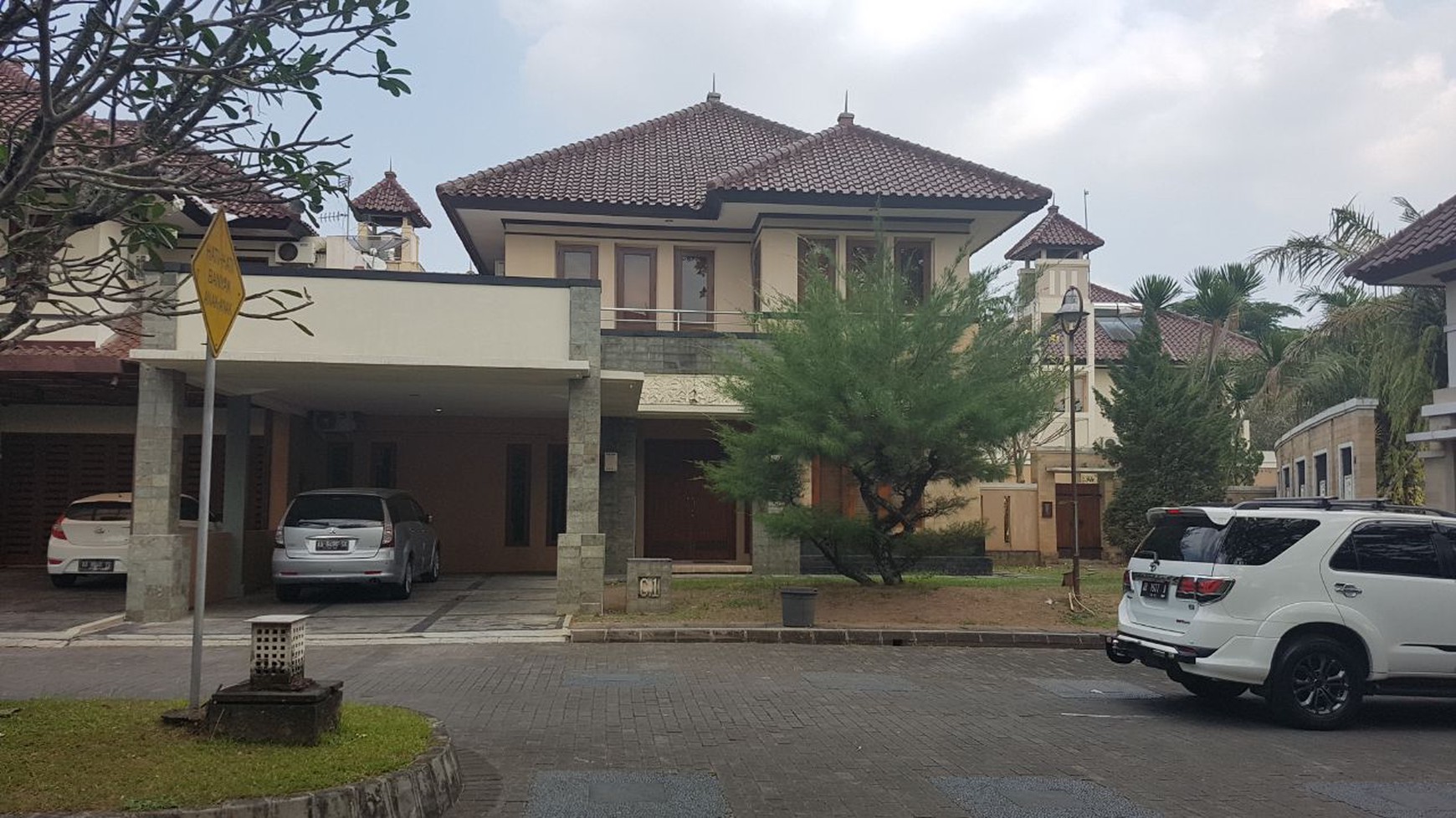 HUNIAN MEWAH DI PERUMAHAN ELIT JOGJA REGENCY, SLEMAN