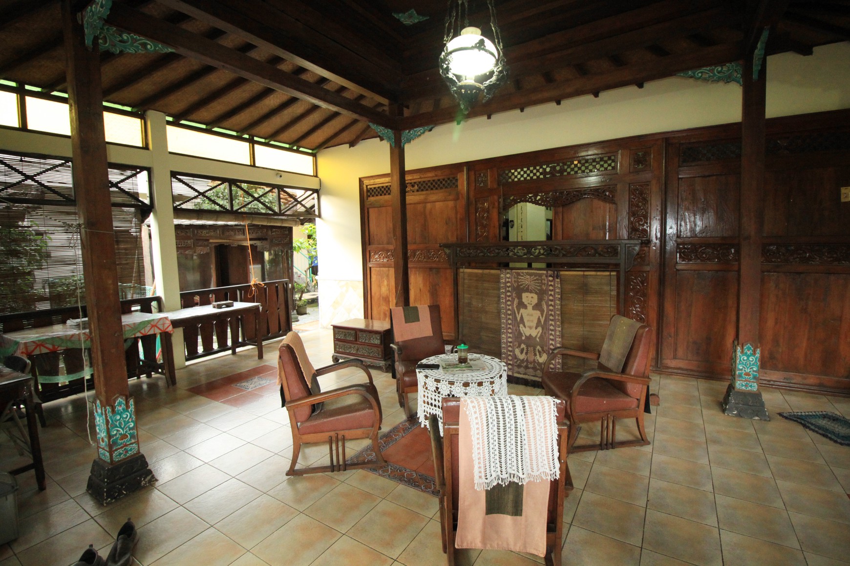 RUMAH TINGGAL + GUEST HOUSE DENGAN DESAIN KLASIK, DI GEDONG KUNING