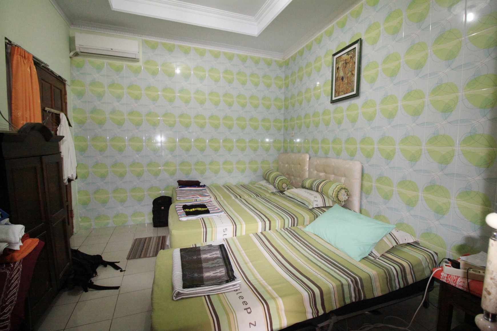 RUMAH TINGGAL + GUEST HOUSE DENGAN DESAIN KLASIK, DI GEDONG KUNING